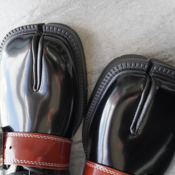 Tabi Split-Toe Loafers – Black & Brown Buckle – Wide Fit - Picture 6 of 9